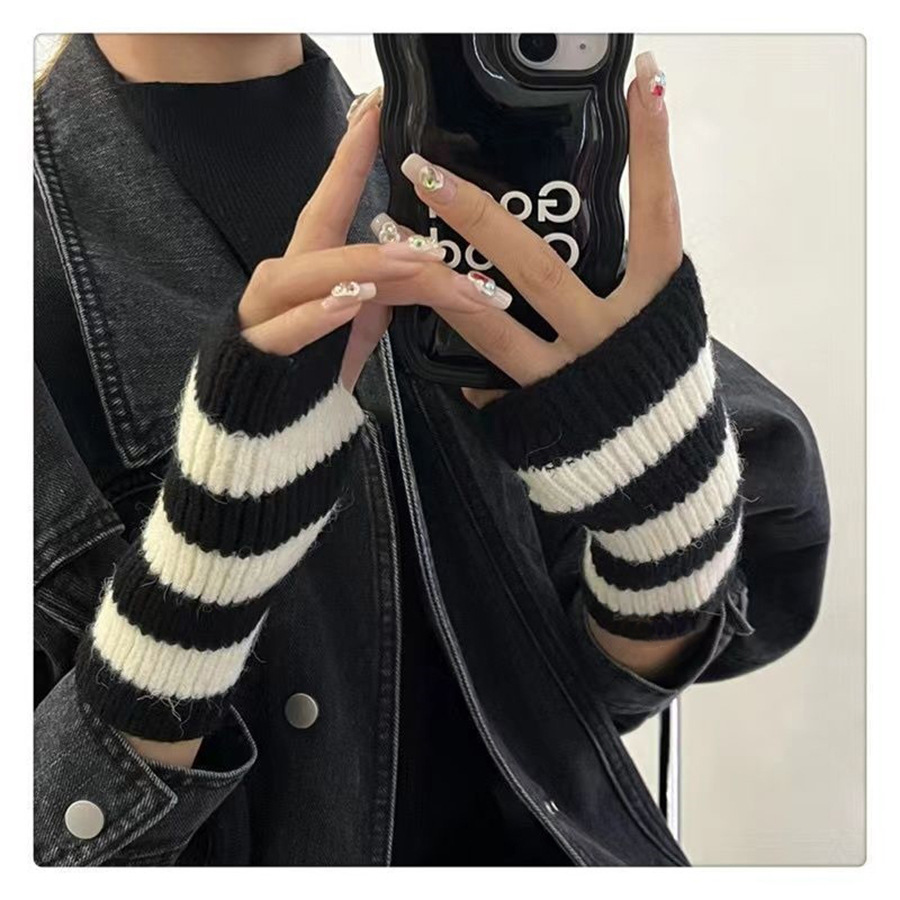 Аксессуары в стиле Y2k: Теплые – обзор и цена Fingerless Glove Knit